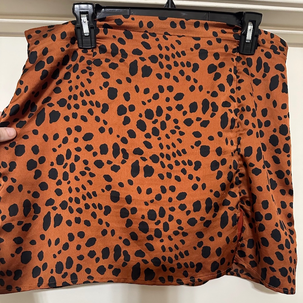 Le Lis Orange Printed Mini skirt